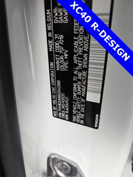 Used 2022 Volvo XC40 T5 R-Design w/ Advanced Package image 25