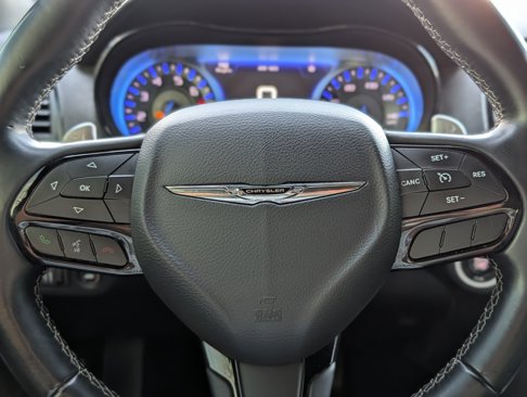 Used 2017 Chrysler 300 S image 19