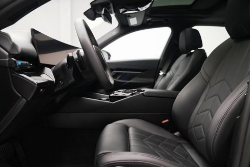 Used 2024 BMW 530i xDrive w/ Premium Package image 24