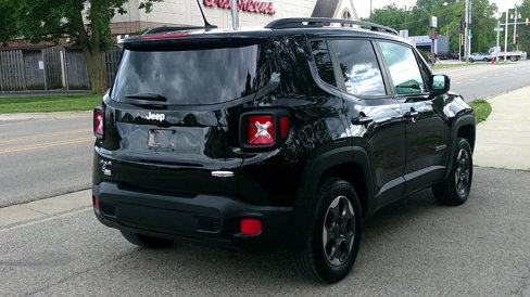 Used 2015 Jeep Renegade Latitude image 4