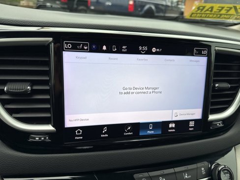 Used 2023 Chrysler Pacifica Touring-L image 38