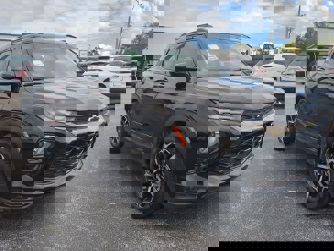 Used 2022 Chevrolet TrailBlazer RS image 2