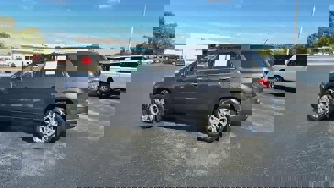 Certified 2015 GMC Acadia SLT w/ Open Road Package image 6