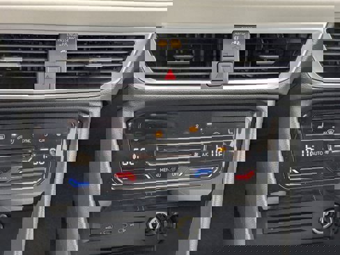 New 2025 Volkswagen Taos SE image 23