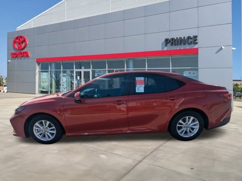 New 2025 Toyota Camry LE image 7