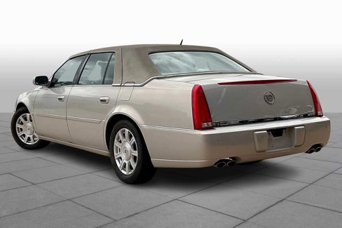 Used 2008 Cadillac DTS w/ Trunk Convenience Package image 11