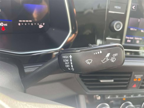 Used 2023 Volkswagen Jetta SE image 24
