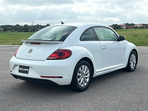 Used 2019 Volkswagen Beetle 2.0T S image 8