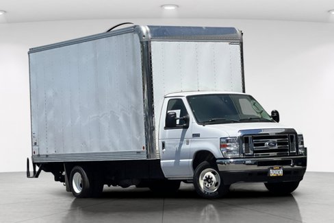 Certified 2022 Ford E-450 and Econoline 450 Super Duty w/ Power Windows & Locks Group image 1