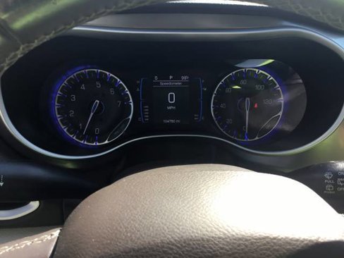 Used 2017 Chrysler Pacifica Touring-L image 16