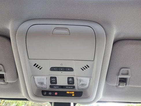 Certified 2019 Chevrolet Equinox LT w/ Sun & Navigation Package image 37