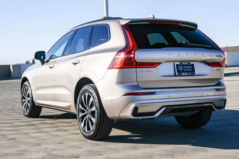 Used 2025 Volvo XC60 B5 Plus image 6