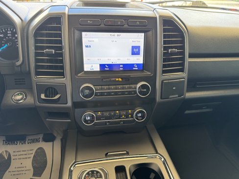 Used 2021 Ford Expedition XLT image 18