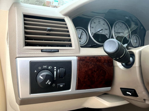 Used 2010 Chrysler Town & Country Touring image 36
