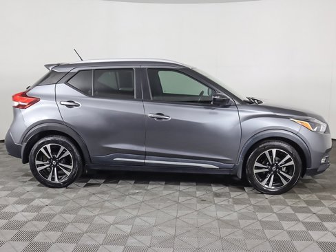 Used 2019 Nissan Kicks SR image 15