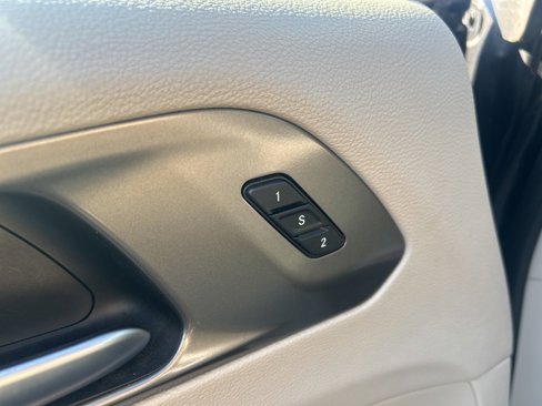 Used 2021 Chrysler Pacifica Touring-L image 27