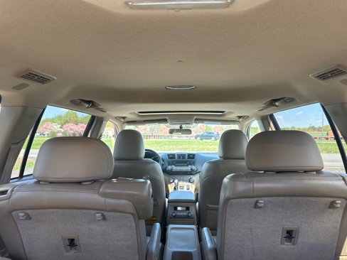 Used 2010 Toyota Highlander SE image 20