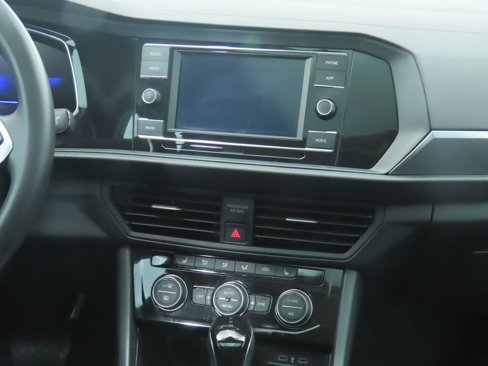 Certified 2024 Volkswagen Jetta SE image 15