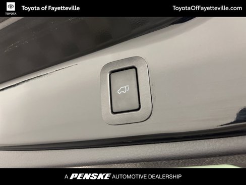 Used 2017 Toyota Highlander Limited image 13