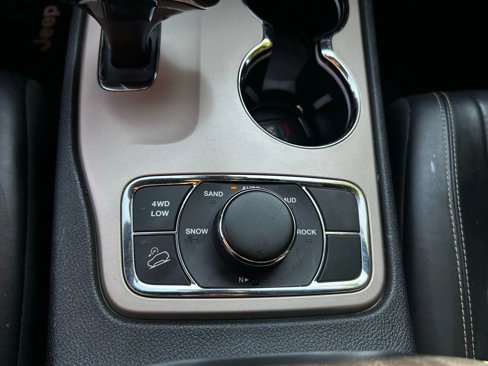 Used 2014 Jeep Grand Cherokee Limited image 24