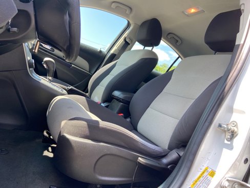Used 2014 Chevrolet Cruze LS image 11