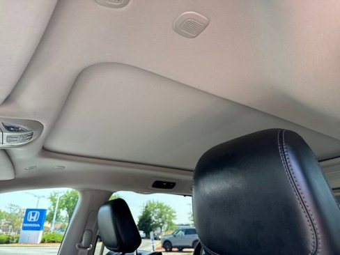 Used 2020 Chrysler Pacifica Limited image 11