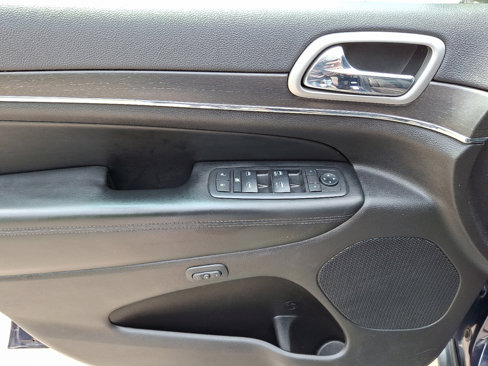 Used 2018 Jeep Grand Cherokee Limited image 21