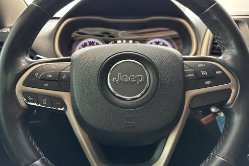 Used 2015 Jeep Cherokee Latitude image 16