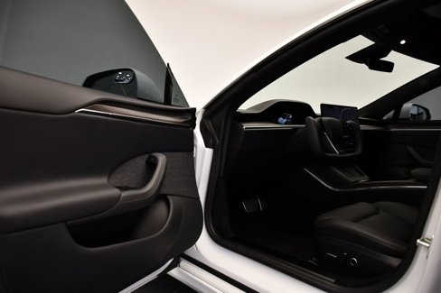 Used 2022 Tesla Model S image 33