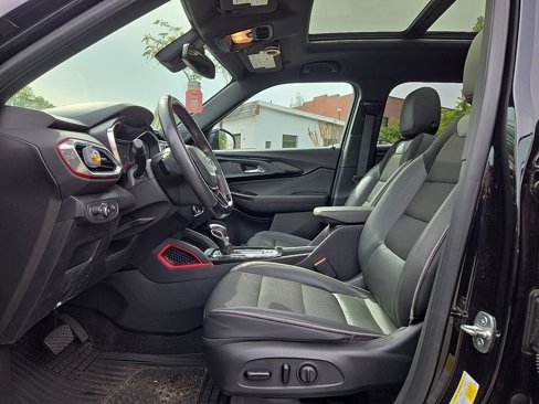 Used 2021 Chevrolet TrailBlazer RS w/ Sun and Liftgate Package image 18