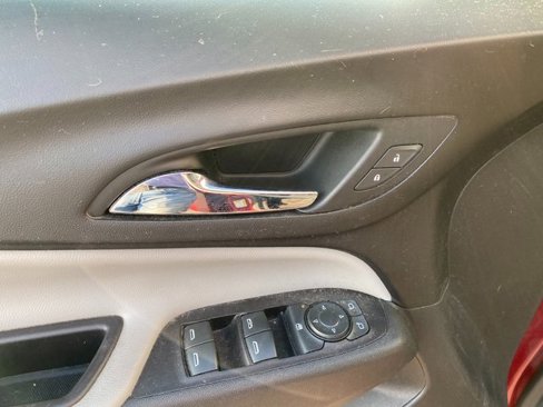 Used 2021 Chevrolet Equinox LT image 17