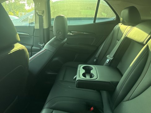 Used 2022 Buick Envision Essence w/ Sport Touring Package image 8
