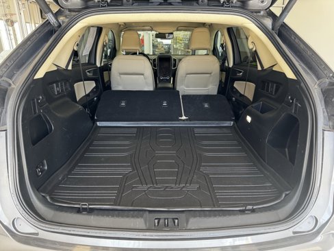 Used 2021 Ford Edge SEL image 25