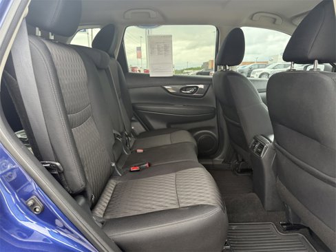 Used 2018 Nissan Rogue SV image 15