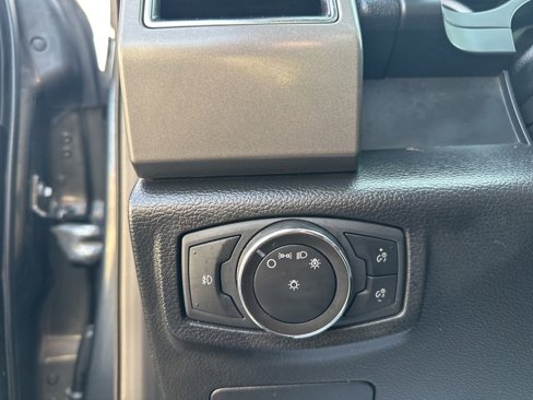 Used 2021 Ford Expedition XLT image 15