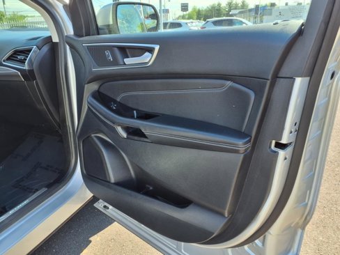 Used 2018 Ford Edge Titanium image 12