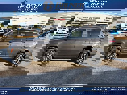 New 2025 Jeep Grand Cherokee L Limited w/ Trailer Tow Package image 6