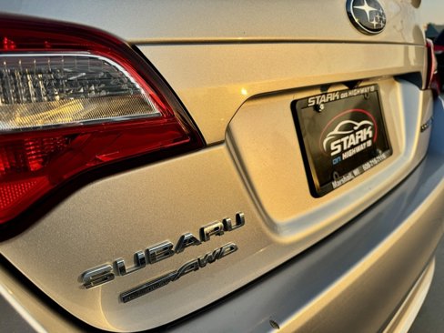 Used 2015 Subaru Legacy 2.5i Limited image 10