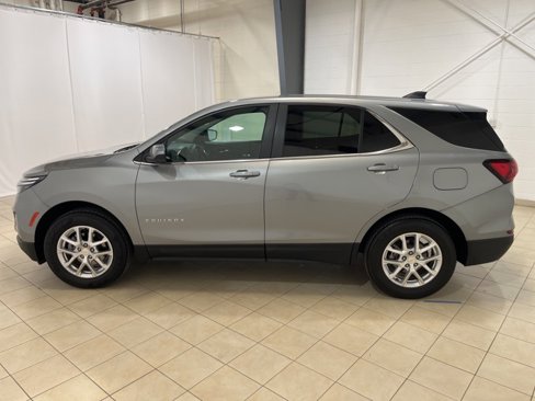 Used 2024 Chevrolet Equinox LT image 2