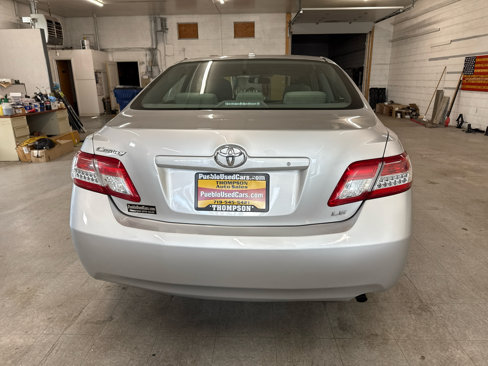 Used 2010 Toyota Camry LE image 6