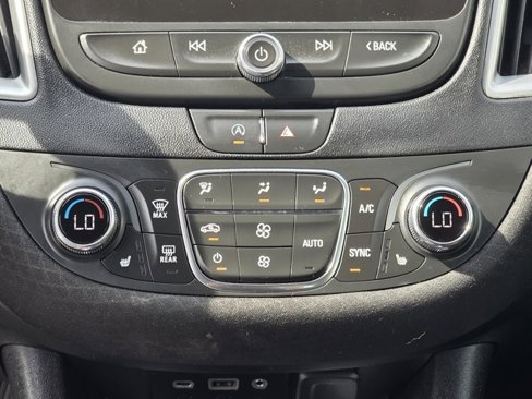 Used 2022 Chevrolet Malibu LT image 11