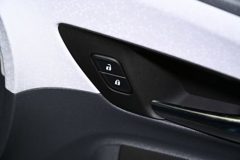 Used 2017 Chevrolet Bolt Premier w/ Driver Confidence II Package image 52