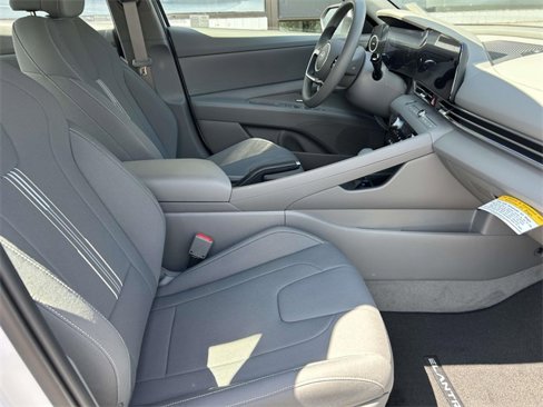 Certified 2024 Hyundai Elantra SEL image 8