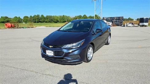 Used 2016 Chevrolet Cruze LT w/ Convenience Package image 3