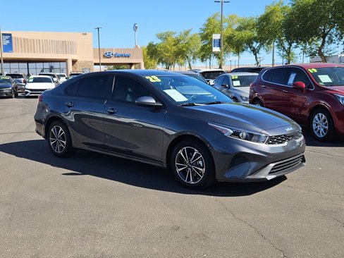 Used 2023 Kia Forte LXS image 3