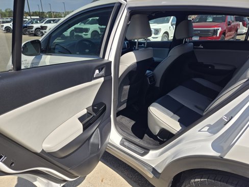 Used 2018 Kia Sportage EX w/ EX Sport Appearance Package image 12