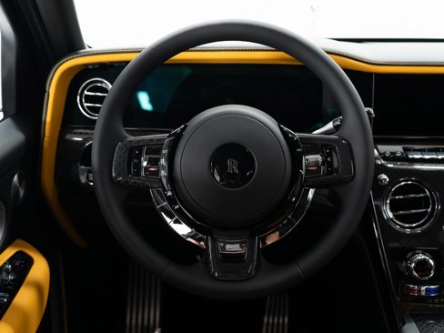 New 2025 Rolls-Royce Cullinan Black Badge image 37
