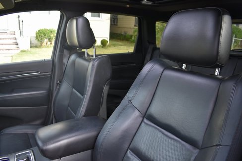 Used 2019 Jeep Grand Cherokee Limited w/ Luxury Group II image 8