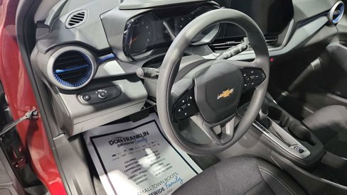 Used 2025 Chevrolet Trax LS image 18