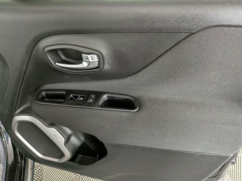 Used 2021 Jeep Renegade Latitude w/ Convenience Group image 29